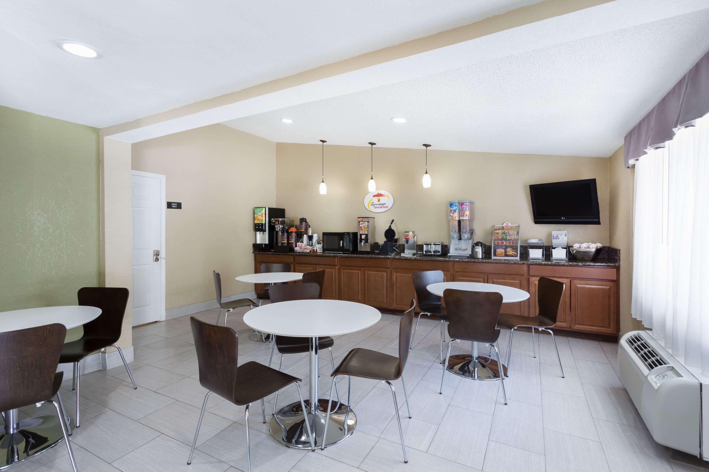Super 8 By Wyndham Aberdeen Southern Pines Zewnętrze zdjęcie