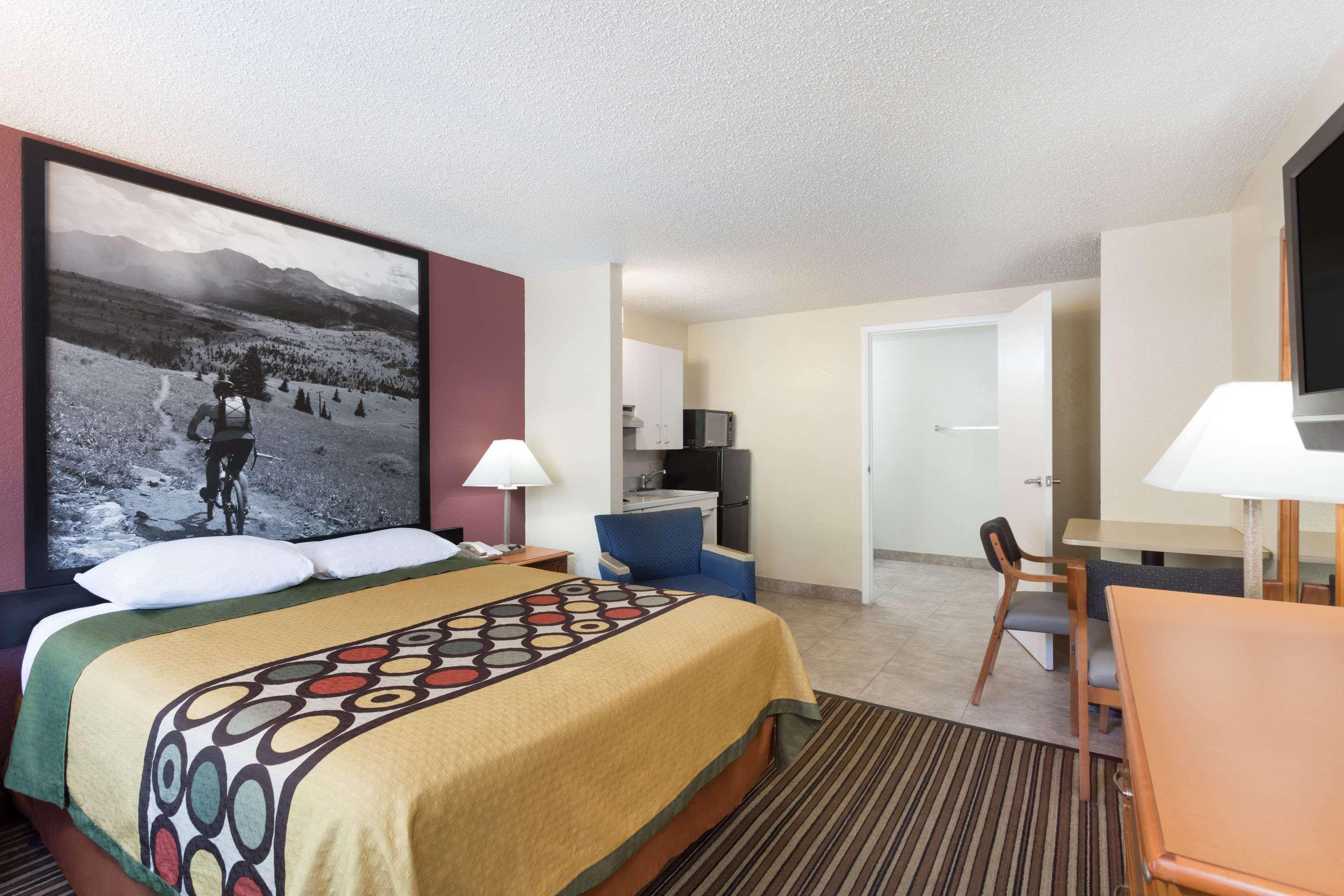 Super 8 By Wyndham Aberdeen Southern Pines Zewnętrze zdjęcie