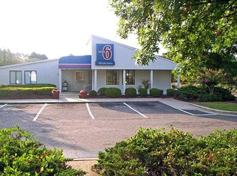Super 8 By Wyndham Aberdeen Southern Pines Zewnętrze zdjęcie